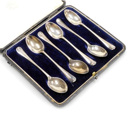 A set of six George V silver rat-tail teaspoons, cased, Sheffield 1918, 3.13oz.