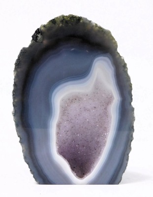 A blue azure agate and crystal geode, grey blue and crystal geode, and two further geodes. (4) - 2