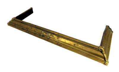 A Victorian brass fender, 112.5cm wide.