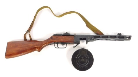 A Russian PPSH41 7.62mm submachine gun, barrel length 27cm, serial number 10A314, with deactivation certificate numbered 177694, dated 110723.