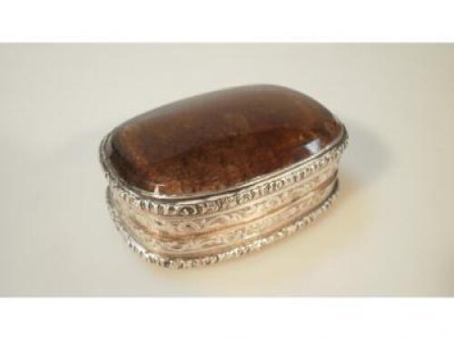 A Victorian silver snuff box by George Unite with bevelled glass top inset into the silver case base