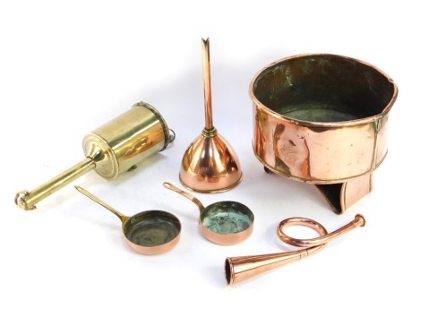 A group of copper and brass ware, to include a clockwork meat jack by Jeanneret 14 Poultry London, copper funnel, and a copper planter, 23cm diameter, etc. (a quantity)