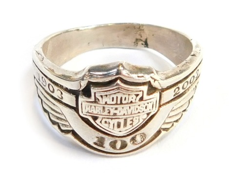 A silver Harley Davidson signet ring, celebrating the 100 Year Anniversary in 2003, ring size Z+1, 9.8g all in.