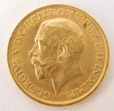 A George V full gold sovereign, dated 1913. - 2