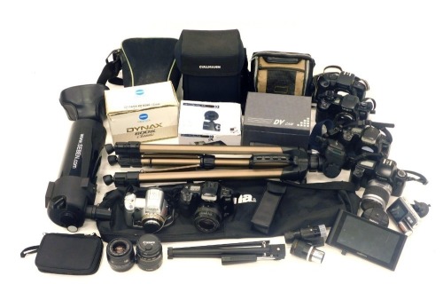 A quantity of camera and optical related items, to include a Phoenix DC303N camera, a Minalta Dynex 600 SI camera, a Plossl 26mm field camera, etc.