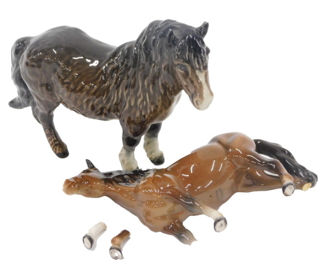 Two Beswick animals, comprising a Beswick Shetland horse, and a Beswick foal. (2, AF)