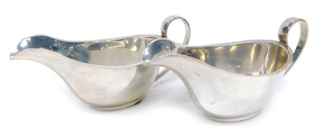 A pair of George V silver sauce boats, Birmingham 1935, 8oz.