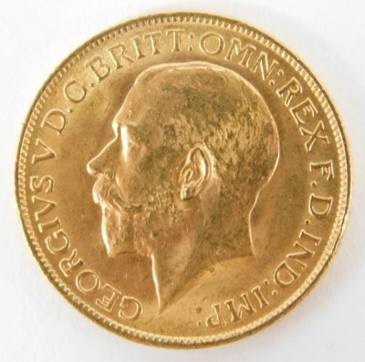 A George V full gold sovereign, dated 1913, 8g. - 2