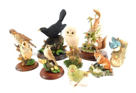 A group of matt porcelain and resin animal figure groups, to include Country Artists Blackbird CA159, Leonardo Collection Nature Studios, Border Fine Art Look and See FT01, etc. (a quantity)