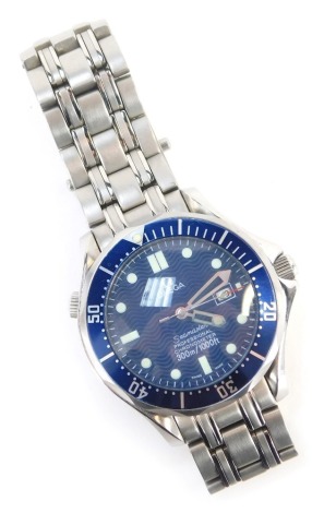 A gentleman's wristwatch, with a blue finish dial and dark outer markers, with date aperture, lugs numbered 825, on Omega strap, in stainless steel case, the dial 3cm wide.