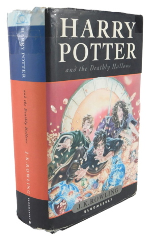 A cast signed copy of Rowling (JK) Harry Potter and The Deathly Hallows, first edition, dated 2007. Provenance: The vendor advises that it was signed in front of a previous owner who attended a premiere.