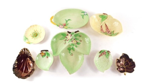 A quantity of Carltonware leaf moulded items, to include an hors d'oeuvres dish, Rouge Royale dishes, etc.