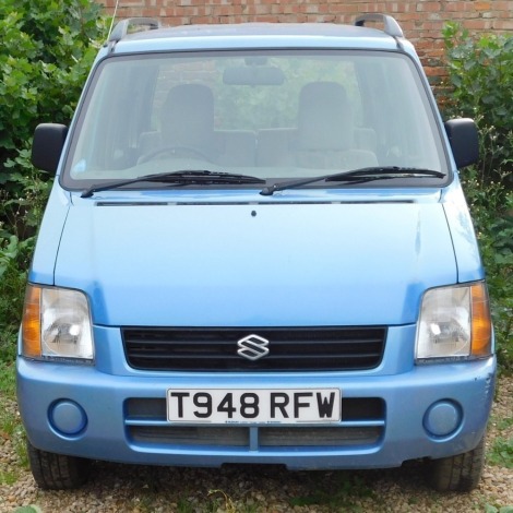 A Suzuki Wagon R+, registration T948 RFW, manual gearbox, 32,275 registered miles, MOT expired 02/08/2012, first registered 17/09/1999, no V5 present, no key present.