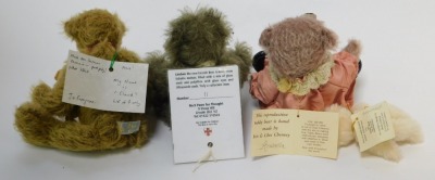 A group of mohair and other Teddy bears, brands to include H M Bears, Bear Legends, Boyds Bears, etc. (1 tray) - 2