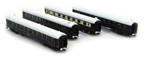 Four Rivarossi OO gauge carriages from the Venice Simplon Orient Express Series, comprising dining car, 2871D, blue livery, Carrozza bar, 3674, blue and cream livery, sleeping car, 3539A, blue livery, and sleeping car, 3539A, blue livery.