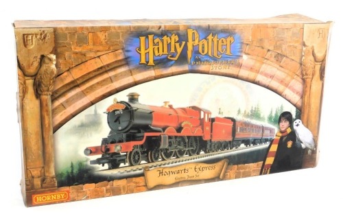 A Hornby Harry Potter and The Philosophers Stone Hogwarts Express electric train set R1234 boxed