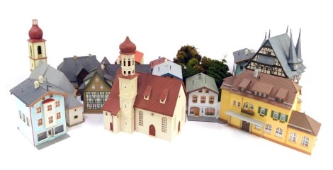 A group of plastic model railway buildings. (1 box)