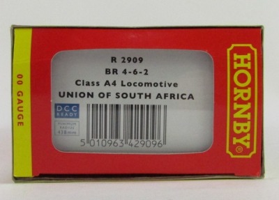 A Hornby OO gauge BR 4-6-2 Class A4 locomotive, 60009, Union of South Africa, green livery, R2909, boxed. - 3