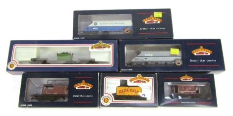 A group of Bachmann Branch Line OO gauge rolling stock, etc., to include a 10 ton salt wagon, Saxa, 33176A, a 25 ton Queen Mary brake van BR Bauxite, 33-825B, a 90 ton GLW Bogie Hopper Wagon JGA Tarmac (intrim livery), 37 328A, etc. (1 tray)