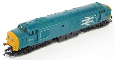 A Hornby National Rail locomotive, 37071, teal livery, together with various carriages, rolling stock, etc. - 4