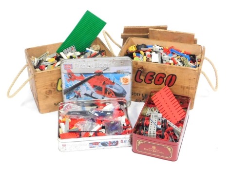 Lego and other building blocks, including Lego in two wooden crates, Mega Blocks Pro Builder Mountain Peak Expedition set, etc. (a quantity)