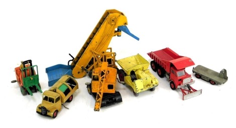 Various Dinky cars, comprising a Muir Hill dumper, forklift and others. (1 tray)