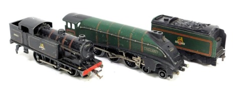 An OO gauge Mallard locomotive and tender, in BIB livery, no. 60022 and a black locomotive no. 69567. (2)