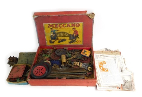 A Meccano number 6 set, and various loose mechanisms. (1 box and a quantity)