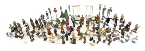 A group of Britain's and other lead figures, to include people and fences, street signs, wheelbarrows, etc. (1 tray)