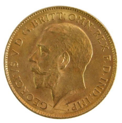 A George V gold half sovereign, dated 1914, 4g.