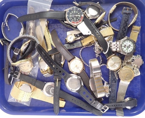 Assorted ladies and gentleman's wristwatches, to include Rojas, Accurist, Solvil Et Titus, and others. (1 tray)