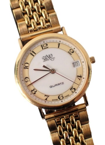 An Uno 9ct gold cased wristwatch, with a cream and white numeric dial, and date aperture, on a plated bracelet, the dial, 3cm diameter, 55.1g all in.