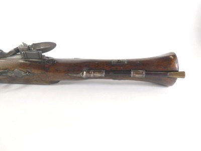 A late 18th/early 19thC blunderbuss, with part faceted steel barrel, walnut stock, and engraved with lion and numbered 3, 52cm long. - 4