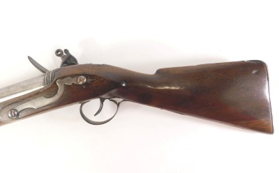 A late 18th/early 19thC blunderbuss, with part faceted steel barrel, walnut stock, and engraved with lion and numbered 3, 52cm long. - 7