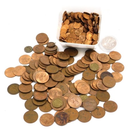 A large quantity of British pennies, halfpennies, threepenny bits, etc.