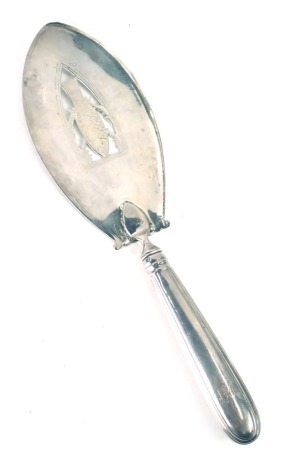 A George III silver fish slice, the handle of ribbed design bearing the initials AN, with pierced fish design basket, maker WR, Edinburgh 1793, 4.75oz.