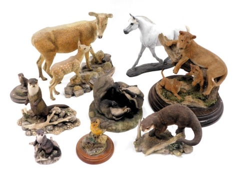 A group of animal ornaments, comprising Board of Fine Arts Connemara, Country Artists European otter, Board of Fine Arts otter, Russell Willis Board of Fine Arts robins, Board of Fine Arts badgers, and a Country Artists leopard, and others unmarked. (1 tr