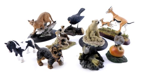 A collection of animal ornaments, comprising Arden Sculptures Collection bird on apple, Sheraton and Simpson dogs, Country Artists Natural Trail cougar, antelope and others. (2 trays)