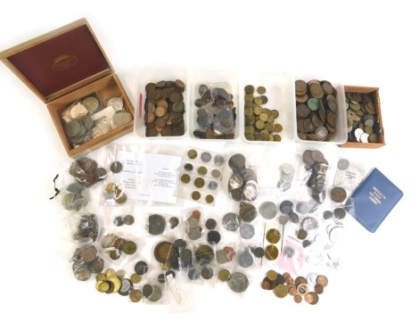 GB and world coinage, to include Shell advertising tokens, pennies, halfpennies, mixed world coinage, woodland tokens, etc. (1 tray)