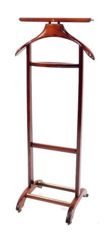 A Fratelli Reguitti Italian stained beech gentleman's valet stand, on castors, 109cm high.