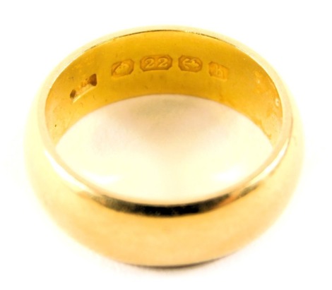 A 22ct gold wedding band, of plain design, ring size N½, 9.8g.