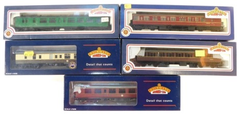 Bachmann Branchline coaches, comprising 34-500 63ft Bulleid corridor open brake 2nd, BR green livery, 34-175 Collett 60ft 2nd brake coach, maroon livery, 39-079 BR Mk1 brake corridor, BSKWR chocolate and cream livery, 34-378 63ft Thompson 2nd corridor coa