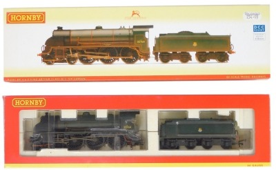 A Hornby OO gauge King Arthur Class N15 locomotive Sir Gawain, 4-6-0, 30764, BR lined green livery, R2581, boxed.