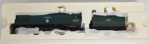 A Hornby OO gauge Battle of Britain Class locomotive 222 Squadron, 4-6 ...