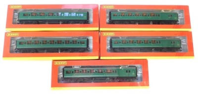 Hornby OO coaches, comprising R4320B BR Maunsell brake composite coach, No 6647, R4320C BR Maunsell brake composite coach S6657S, R4305A BR Maunsell six compartment brake coach 2796, R4304A BR Maunsell composite coach 5682, and R4302B BR Maunsell corridor