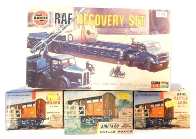 Airfix OO gauge model kits, comprising Airfix cattle wagon (x3), and an Airfix RAF recovery set, boxed. (4)