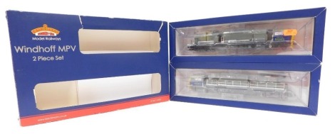 A Bachmann Branchline OO gauge Windhoff MPV two piece set, Network Rail, 31576DC, boxed.