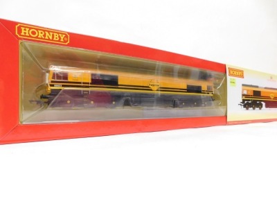 A Hornby OO gauge Class 66 diesel electric locomotive, 66623, Freightliner orange and yellow and black striped livery, R3922, boxed. - 2