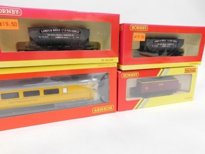 Hornby OO gauge rolling stock, including R4637 TGS MkIII coach Network Rail 977994, R6372 LWB open wagon, etc., boxed. (7) - 3