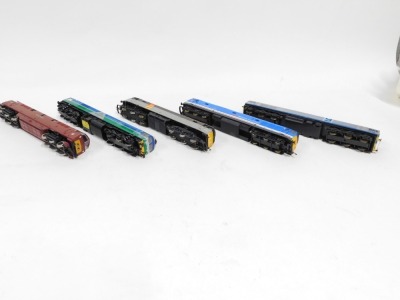 Lima and Hornby OO gauge locomotives, including a class 59 Yeoman Endeavour in Agrigate Industries livery, a class 59 in Yeoman blue and silver, Kenneth J Painter, a class 50 Network South East Glorious 50033, etc., unboxed. (5) - 2